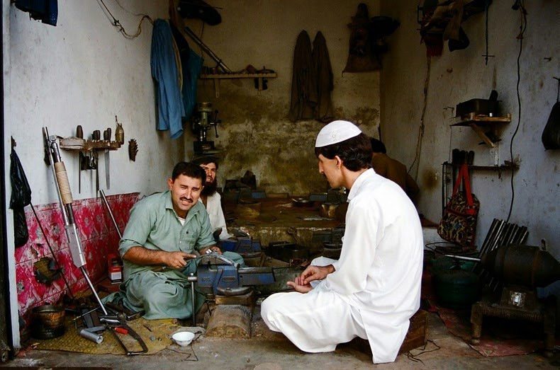 ورشة صناعة الأسلحة المقلدة في قرية (داره آدم خيل)